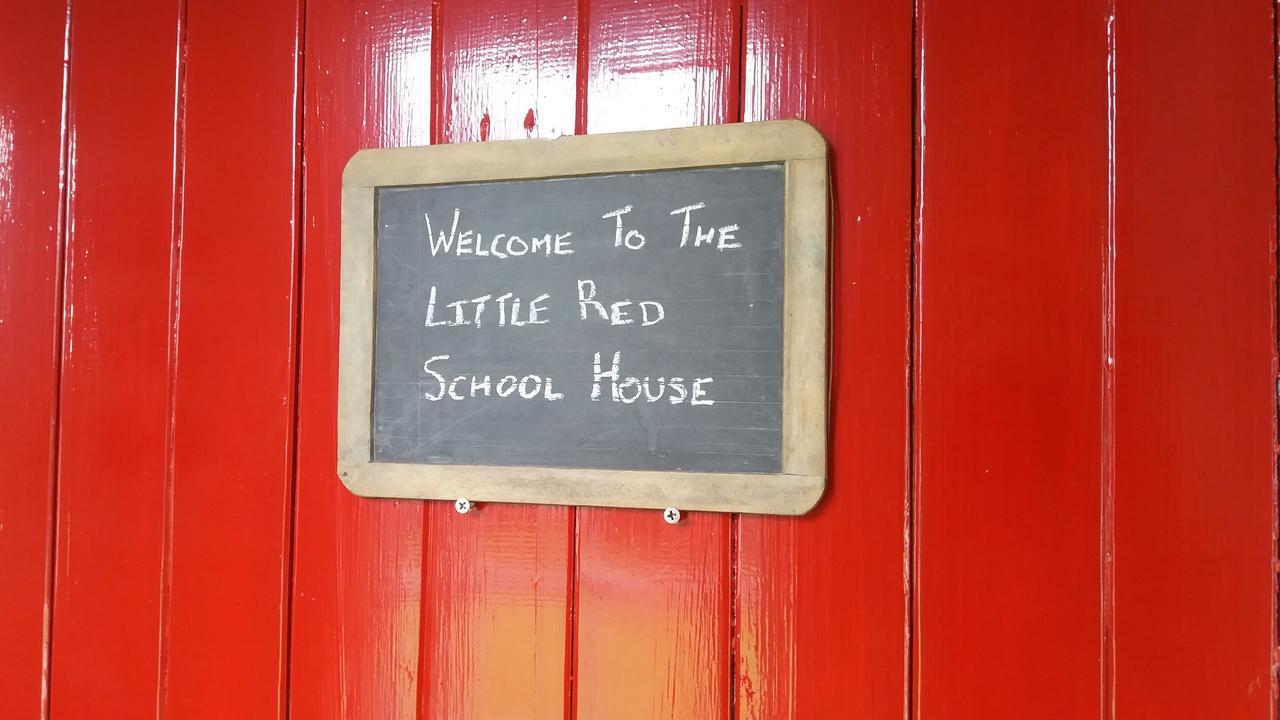 Villa Little Red School House Oamaru Exterior foto